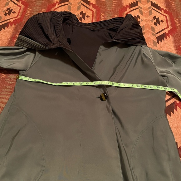 MYCRA PAC Reversible Rain Jacket with carry purse. EUC - Picture 4 of 7